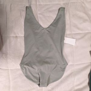 Londre The Minimalist Swimsuit